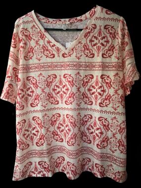Women's Cream & Red Printed V-Neck Top